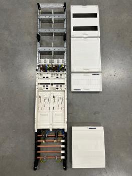 Hager ZH51ME2A Komplettfeld,universZ,BKE-I,2x eHZ-Zählerplätze,H=1350mm,4-rh.,10mm²,HLAK 5-pol.,1-feldig